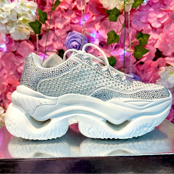 AZALEA WANG PETEY-WHITE EMBELLISHED SNEAKER NEW IN BOX - Picture 3 of 11